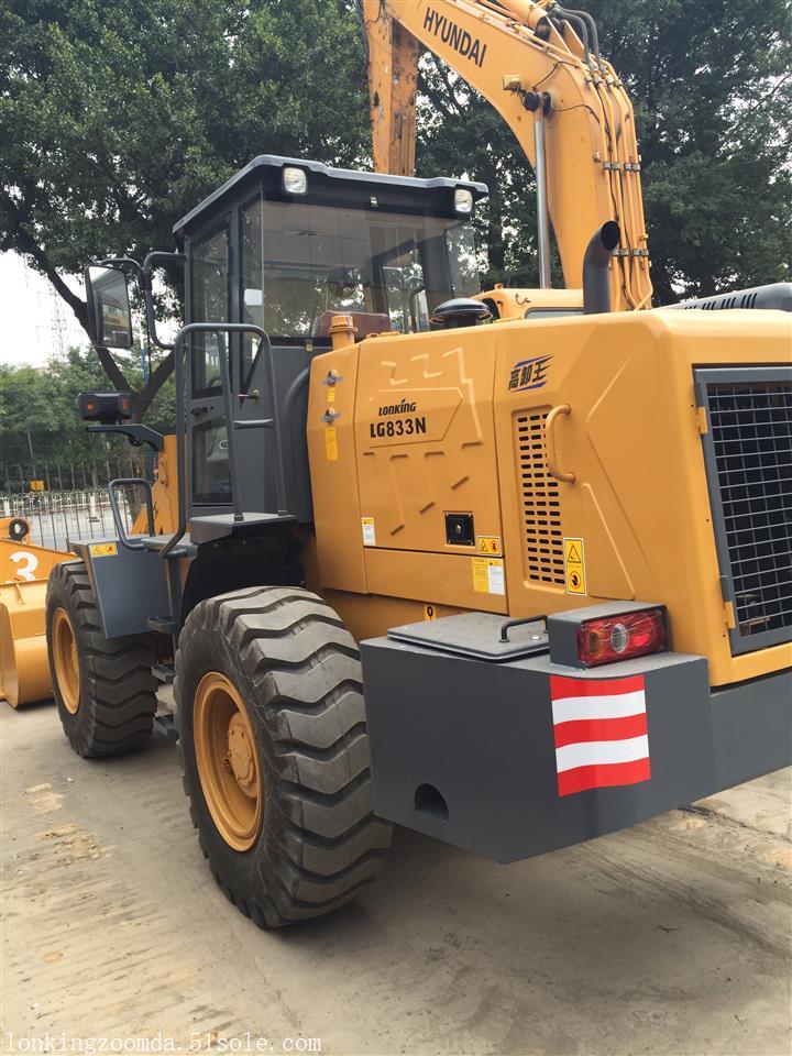 宝安龙工铲车销售电话龙工装载机经销商在哪里