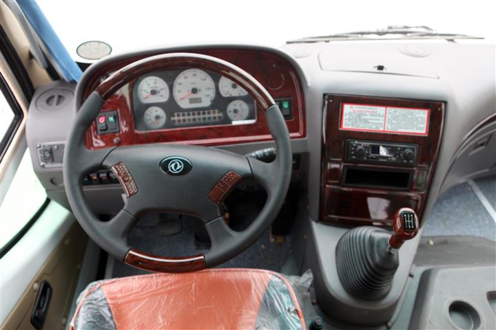 依安县东风超龙工程车厂价直销