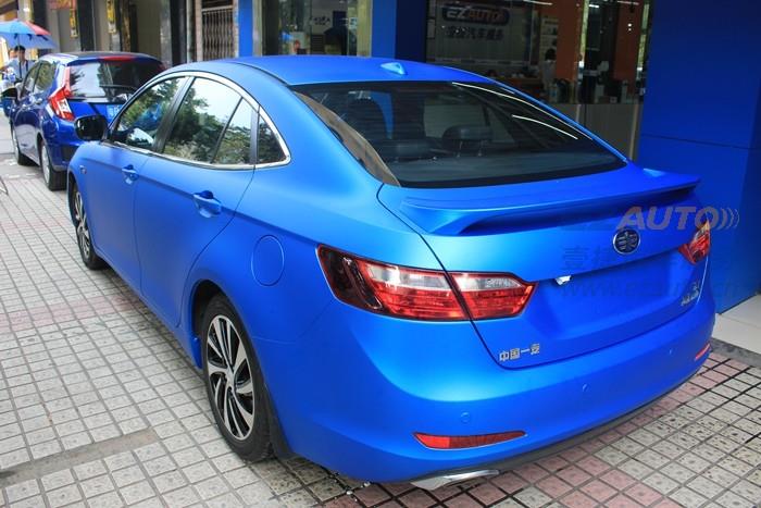 石家庄汽车奔腾b70车身改色贴膜雅龙太空铝蓝贴后效